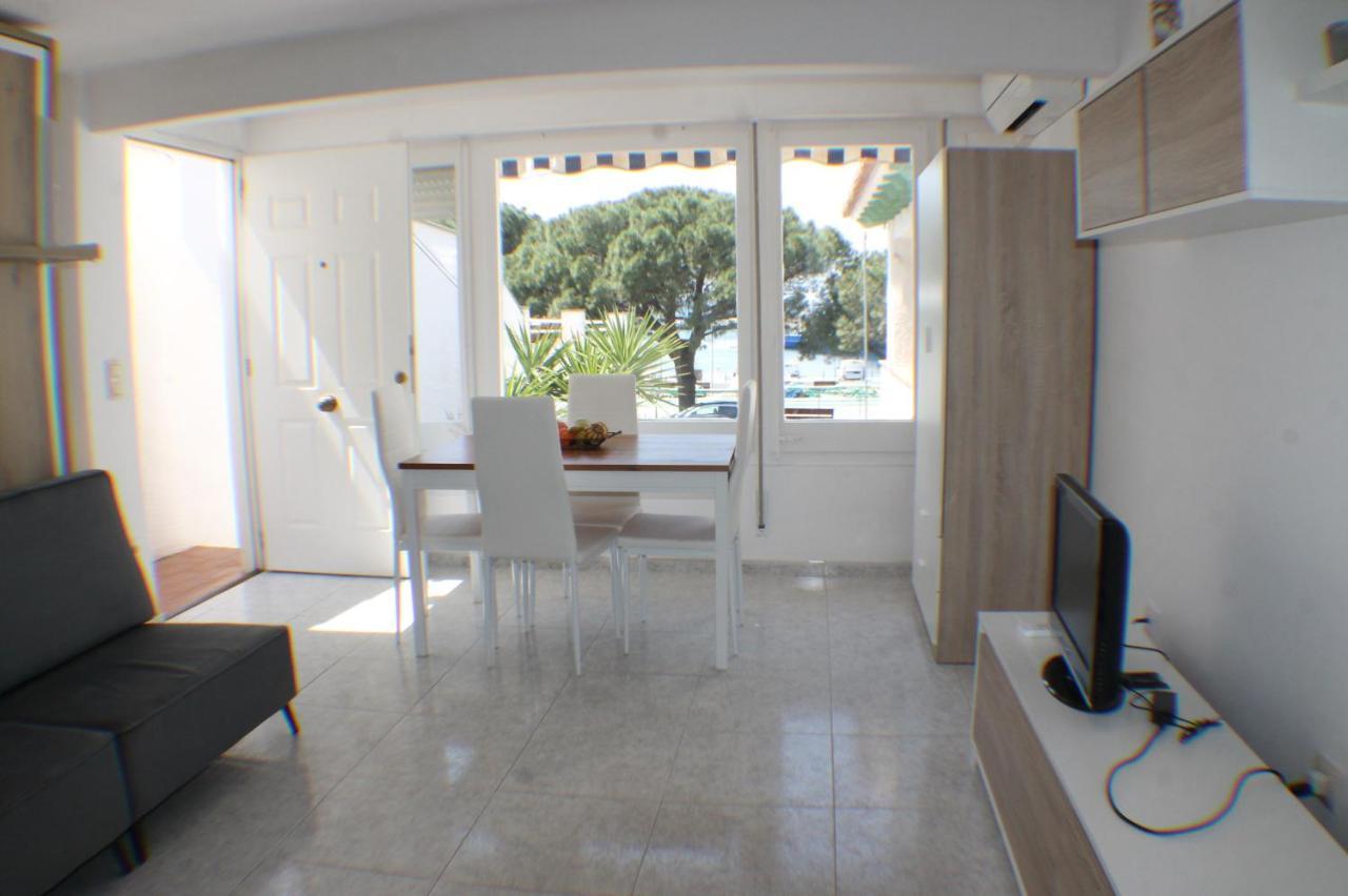 Agi Port De Rosas Apartamento Exterior foto