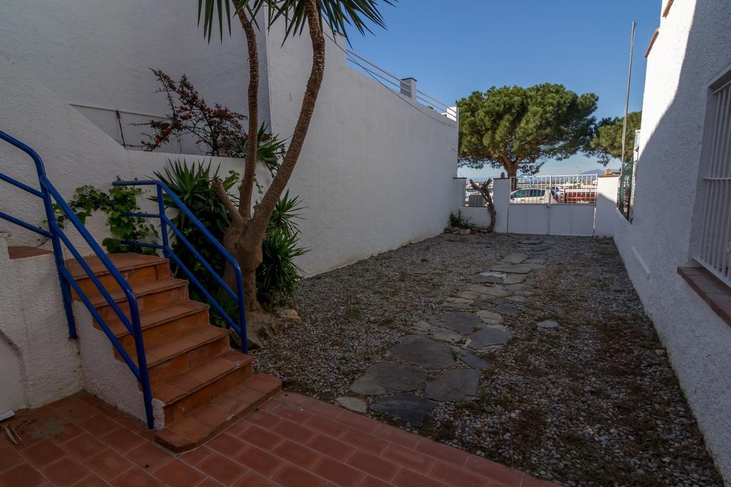 Agi Port De Rosas Apartamento Quarto foto
